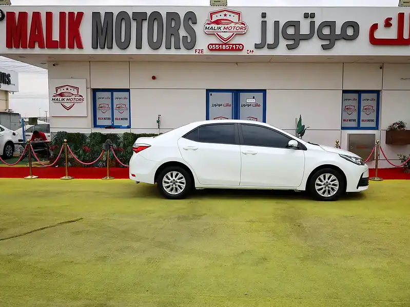 2018 Toyota Corolla XLI 4 Cylinders Engine Petrol White Beige Sedan