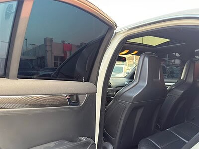 2010 Mercedes-Benz C 63 AMG 6.2L AMG V8 Gul Carbon Fiber White Black