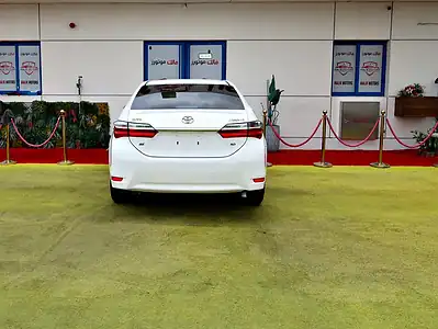 2018 Toyota Corolla XLI 4 Cylinders Engine Petrol White Beige Sedan