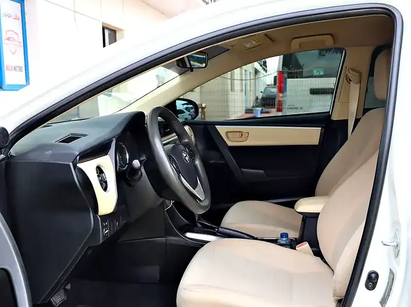 2018 Toyota Corolla XLI 4 Cylinders Engine Petrol White Beige Sedan