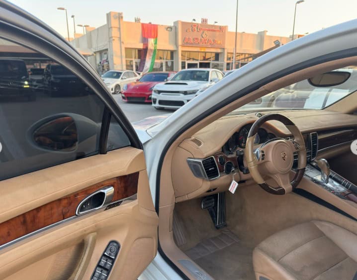 2013 Porsche Panamera 6-Cylinder Engine AT Full Option White Beige Sedan