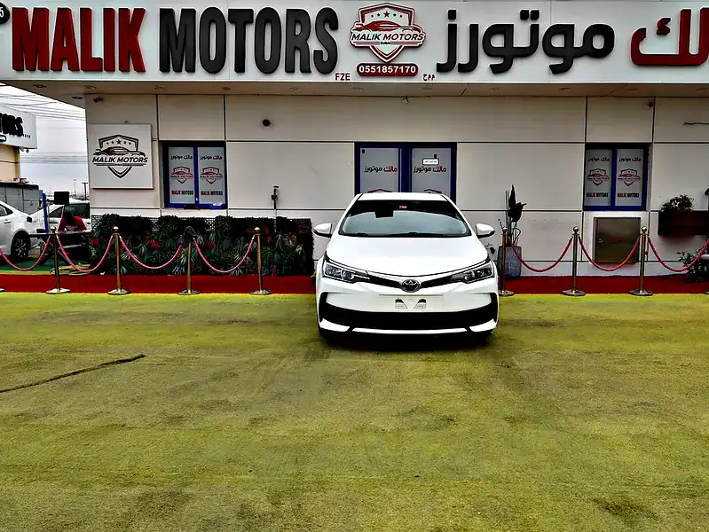2018 Toyota Corolla XLI 4 Cylinders Engine Petrol White Beige Sedan