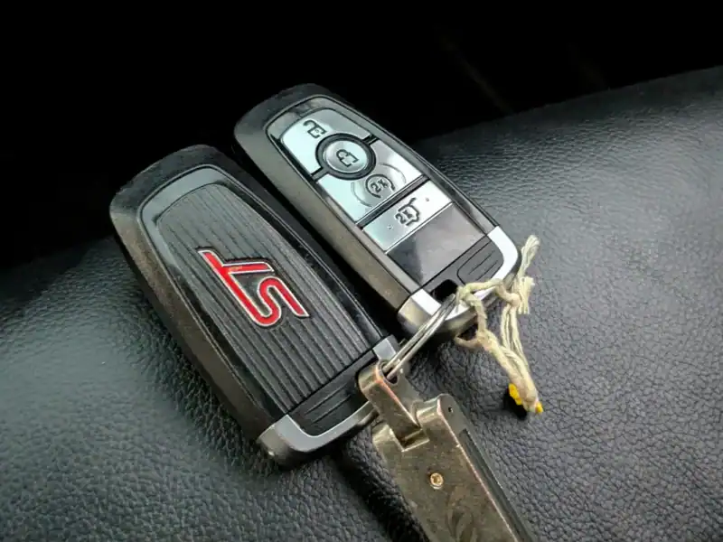 2021 Ford Explorer ST 6 Cylinders Engine Petrol Blue Black SUV