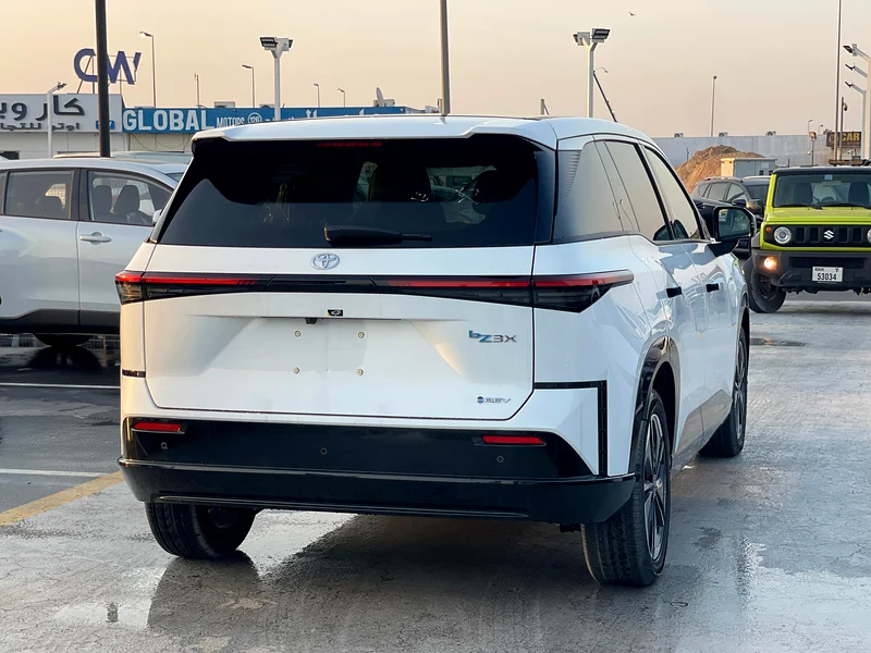 2025 Toyota bZ3 Other ELECTRIC White Beige Crossover Automatic
