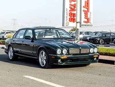 2001 Jaguar XJ R 8 Cylinders Engine Petrol Green Beige Sedan