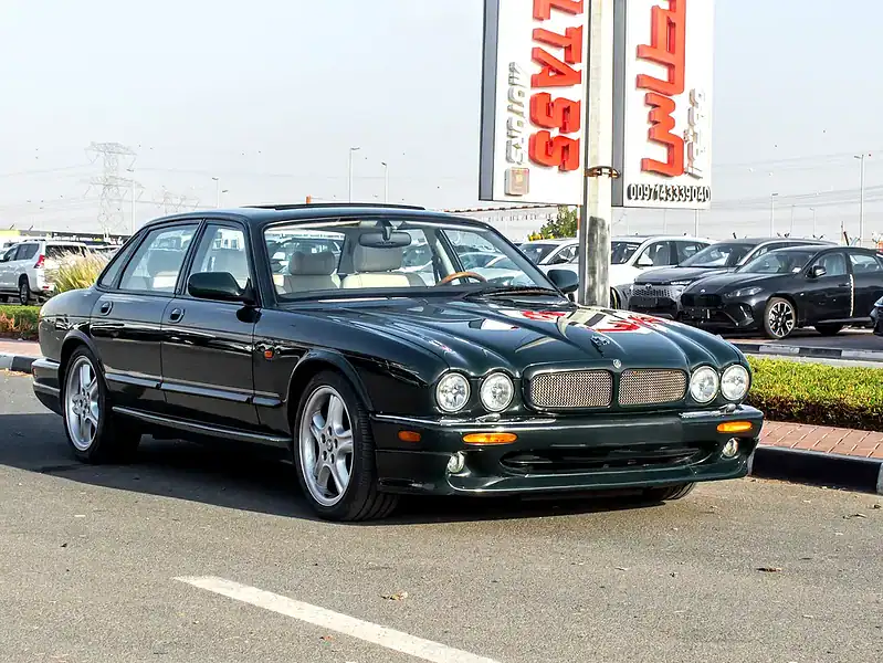 2001 Jaguar XJ R 8 Cylinders Engine Petrol Green Beige Sedan