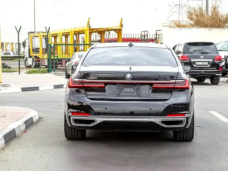 2022 BMW 7-Series 750i 8 Cylinders Engine Petrol Black Sedan