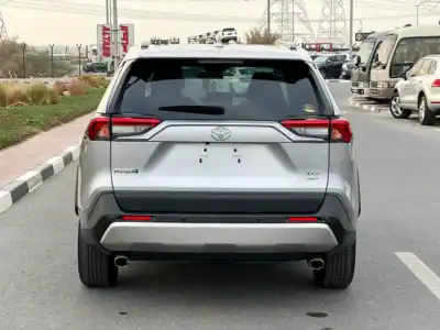 2022 Toyota Rav 4 XLE 4 Cylinders Engine Petrol Silver Black SUV Full Option