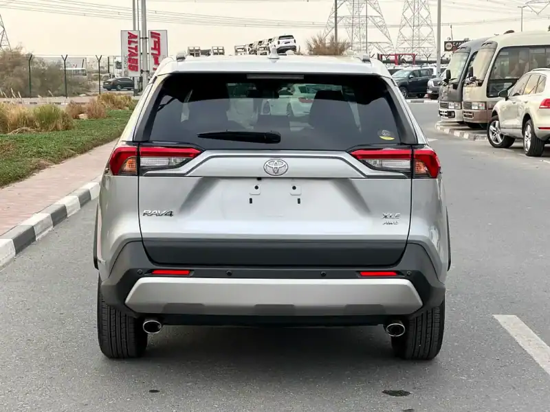 2022 Toyota Rav 4 XLE 4 Cylinders Engine Petrol Silver Black SUV Full Option