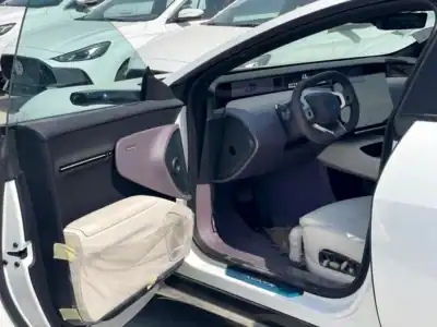 2025 Avatr 12 Ultra Hybrid 4 Cylinders Engine White Beige Sedan