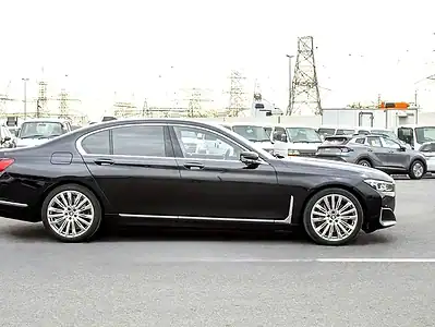 2022 BMW 7-Series 750i 8 Cylinders Engine Petrol Black Sedan