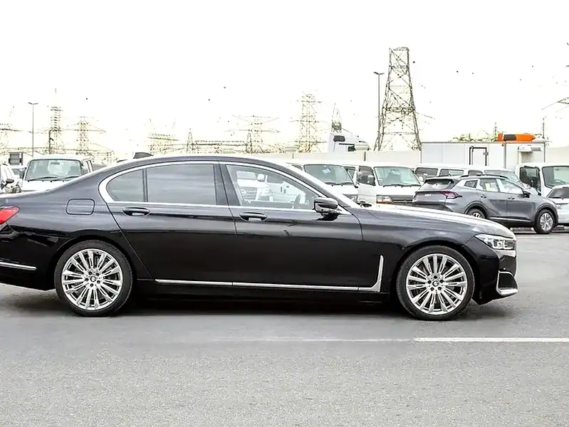 2022 BMW 7-Series 750i 8 Cylinders Engine Petrol Black Sedan