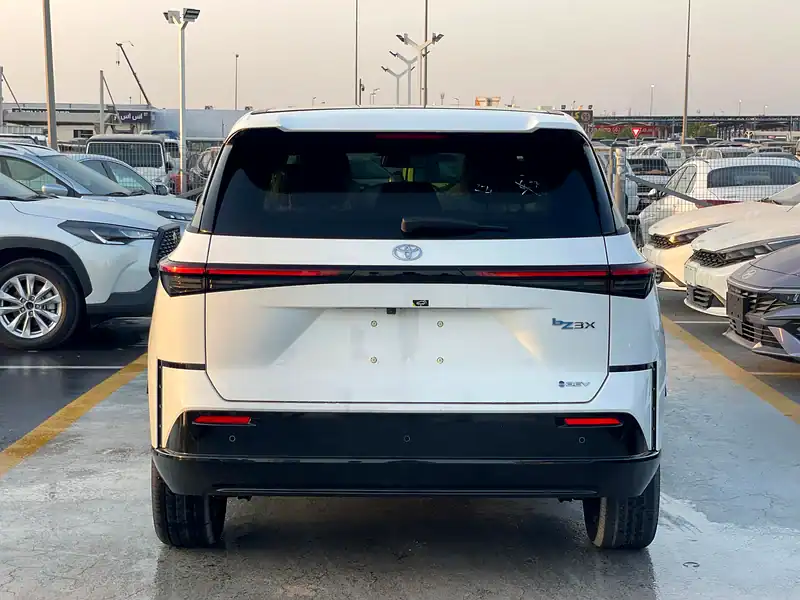 2025 Toyota bZ3 Other ELECTRIC White Beige Crossover Automatic