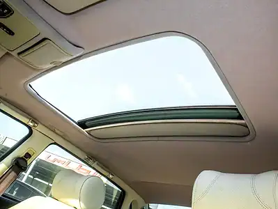 2001 Jaguar XJ R 8 Cylinders Engine Petrol Green Beige Sedan