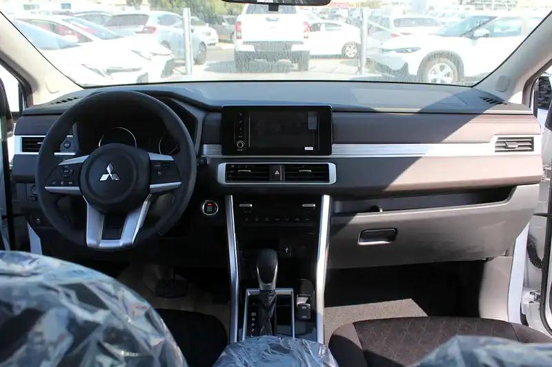 2024 Mitsubishi Xpander Other 4 Cylinder Engine White Black Crossover