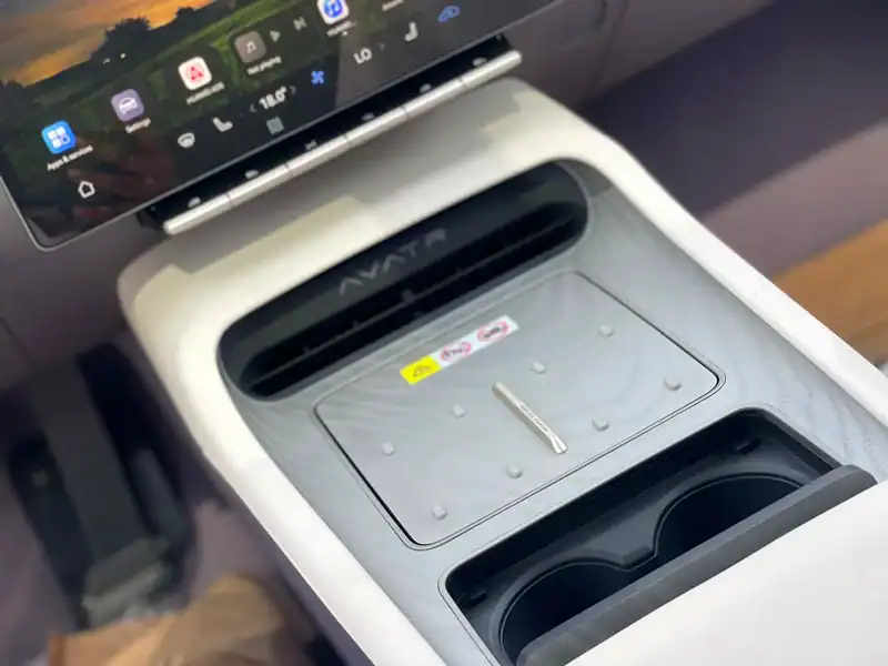 2025 Avatr 12 Ultra Hybrid 4 Cylinders Engine White Beige Sedan