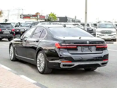 2022 BMW 7-Series 750i 8 Cylinders Engine Petrol Black Sedan