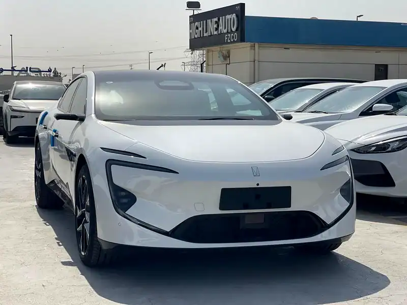 2025 Avatr 12 Ultra Hybrid 4 Cylinders Engine White Beige Sedan