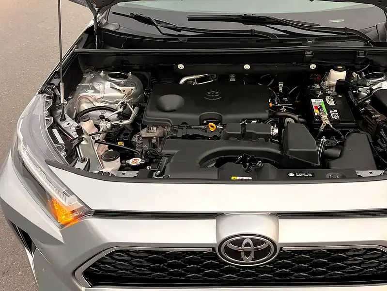 2022 Toyota Rav 4 XLE 4 Cylinders Engine Petrol Silver Black SUV Full Option