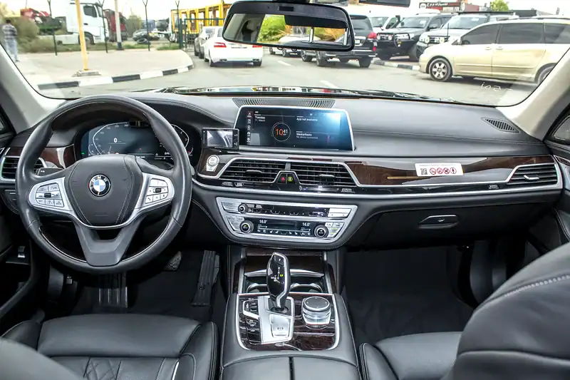 2022 BMW 7-Series 750i 8 Cylinders Engine Petrol Black Sedan