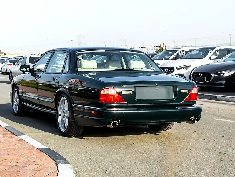 2001 Jaguar XJ R 8 Cylinders Engine Petrol Green Beige Sedan