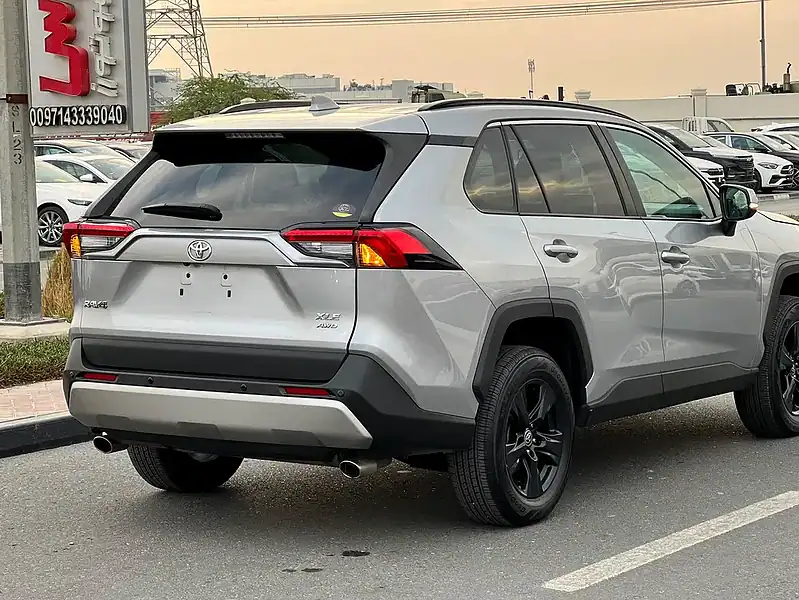 2022 Toyota Rav 4 XLE 4 Cylinders Engine Petrol Silver Black SUV Full Option