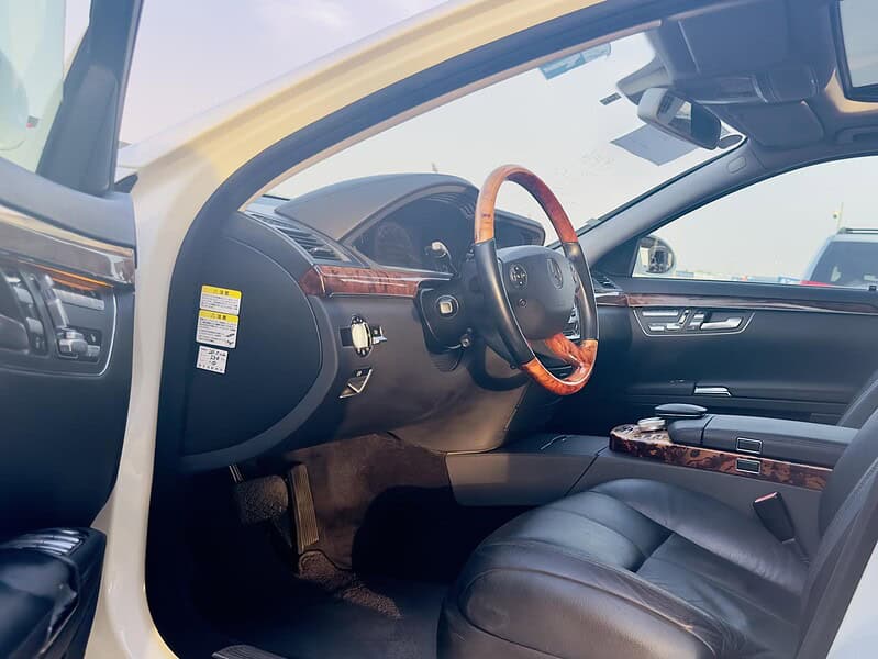 2007 Mercedes-Benz S 350 3.5 liters V6 Engine Petrol White Black Sedan