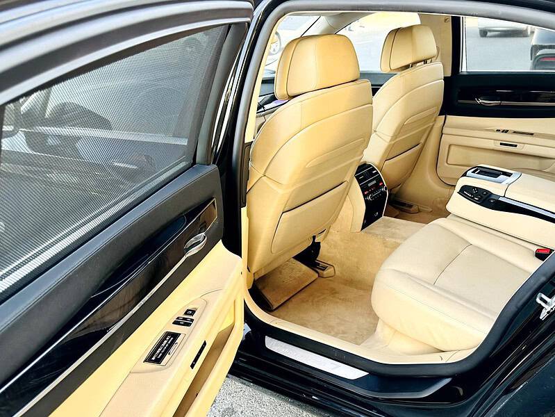 2010 BMW ActiveHybrid 7 twin-turbo V8 Engine Petrol Black Beige Sedan