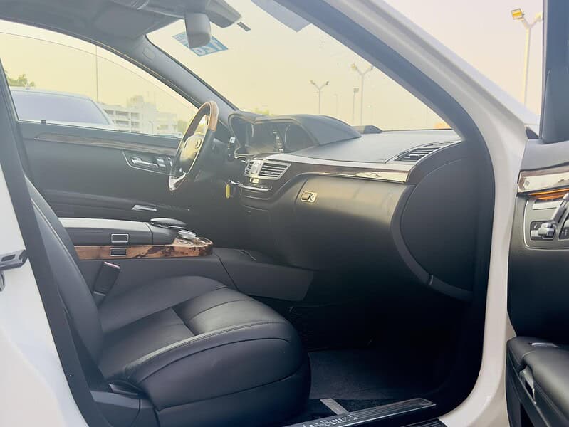 2007 Mercedes-Benz S 350 3.5 liters V6 Engine Petrol White Black Sedan