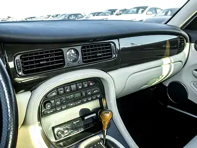 2001 Jaguar XJ R 8 Cylinders Engine Petrol Green Beige Sedan