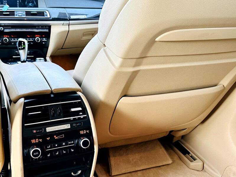 2010 BMW ActiveHybrid 7 twin-turbo V8 Engine Petrol Black Beige Sedan