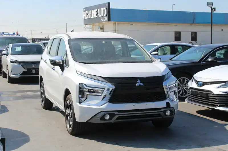 2024 Mitsubishi Xpander Other 4 Cylinder Engine White Black Crossover