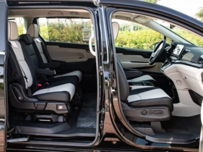 2025 Honda Odyssey TOURING 3.5L 6 Cylinder GCC Spec Black Beige