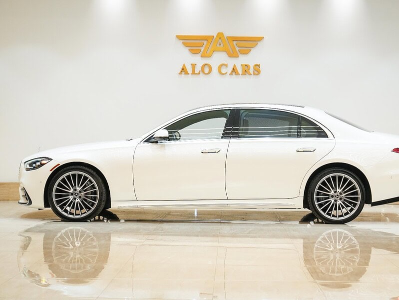 2021 Mercedes Benz S580 4.0 litre V8 Engine White Black Sedan