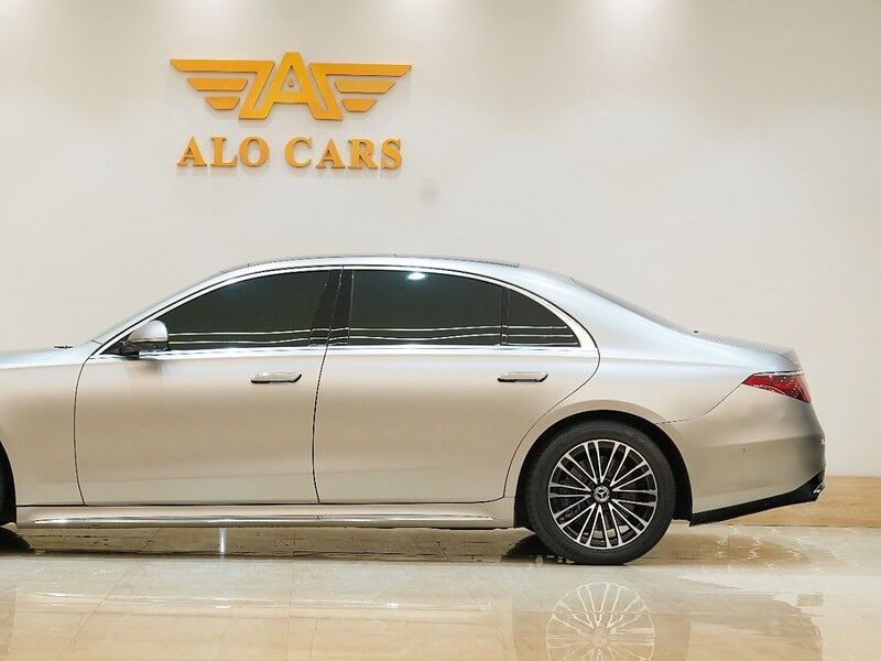 2021 Mercedes-Benz S 580 4Maticc 4.0-liter V8 Engine Grey Black AWD
