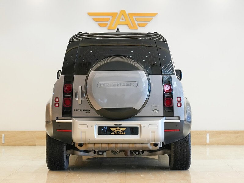 2022 Land Rover Defender HSE 3.0L turbocharged V6 Grey Tan SUV