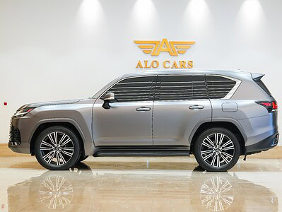 2023 Lexus Lx 600 Signature 3.5L twin-turbo V6 Engine Grey Red SUV