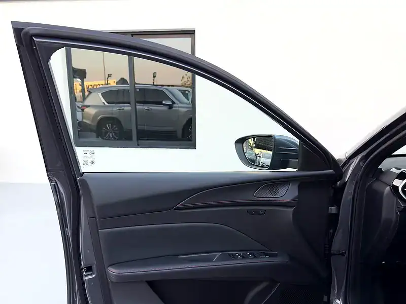 2025 MG5 GLOBAL LUXURY EDITION 1.5L A/T PTR 4 Cylinders Grey Black Sedan