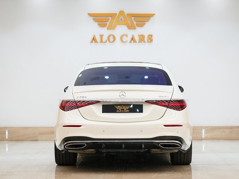 2021 Mercedes Benz S580 4.0 litre V8 Engine White Black Sedan