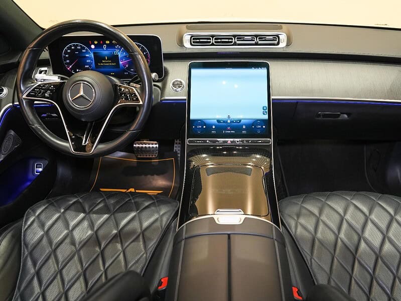 2021 Mercedes Benz S580 4.0 litre V8 Engine White Black Sedan