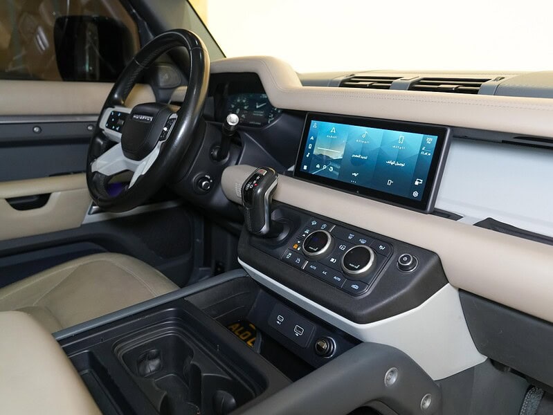2022 Land Rover Defender HSE 3.0L turbocharged V6 Grey Tan SUV