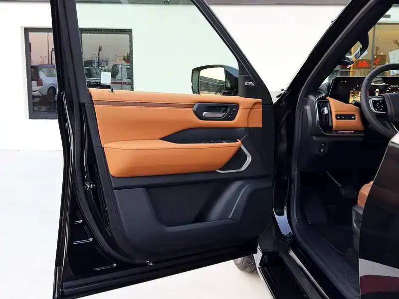 2025 NISSAN PATROL PLATINUM 3.5 TWIN TURBO V6 Engine Black Beige SUV