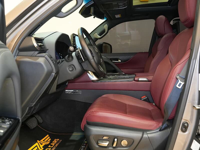 2023 Lexus Lx 600 Signature 3.5L twin-turbo V6 Engine Grey Red SUV