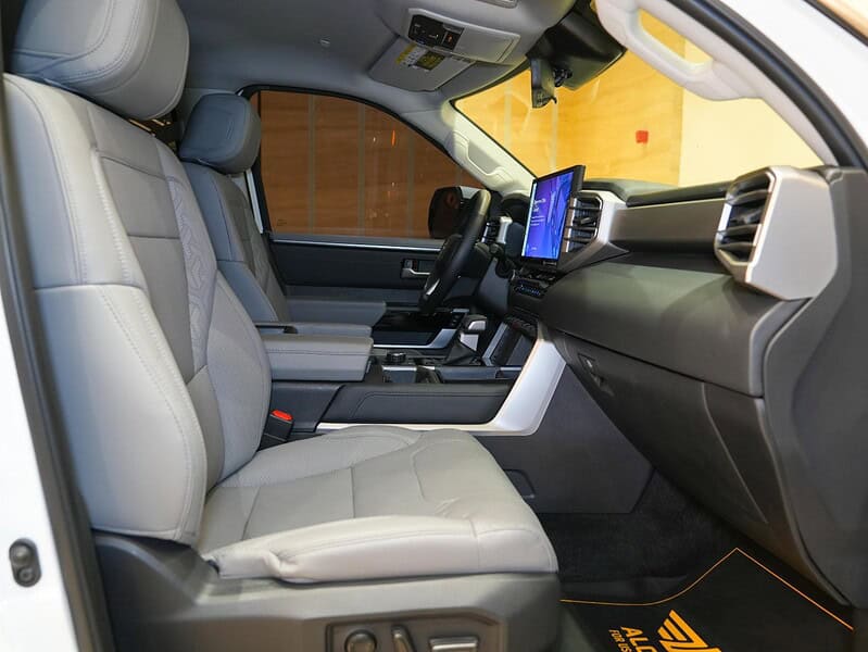 2024 Toyota Tundra HYBRID LIMITED i-FORCE MAX twin-turbo V6 Engine White Grey