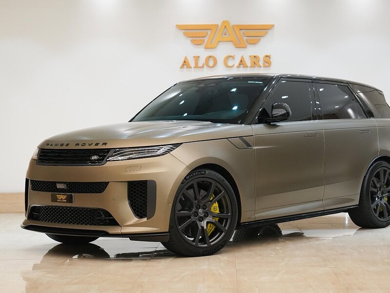2024 Land Rover Range Rover Sport SV Edition One 4.4L Twin-Turbo V8 Gold White