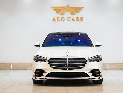 2021 Mercedes Benz S580 4.0 litre V8 Engine White Black Sedan
