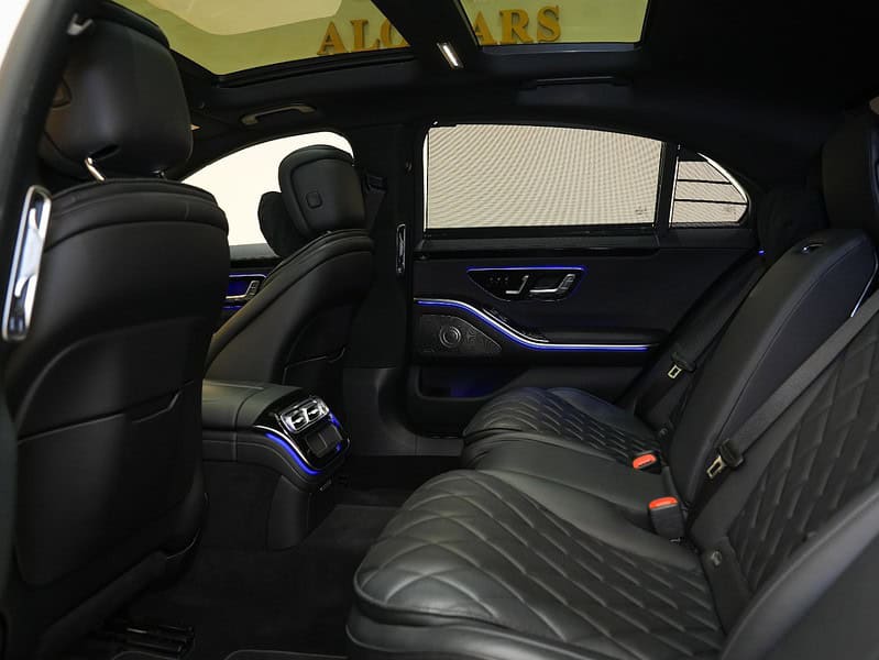 2021 Mercedes Benz S580 4.0 litre V8 Engine White Black Sedan