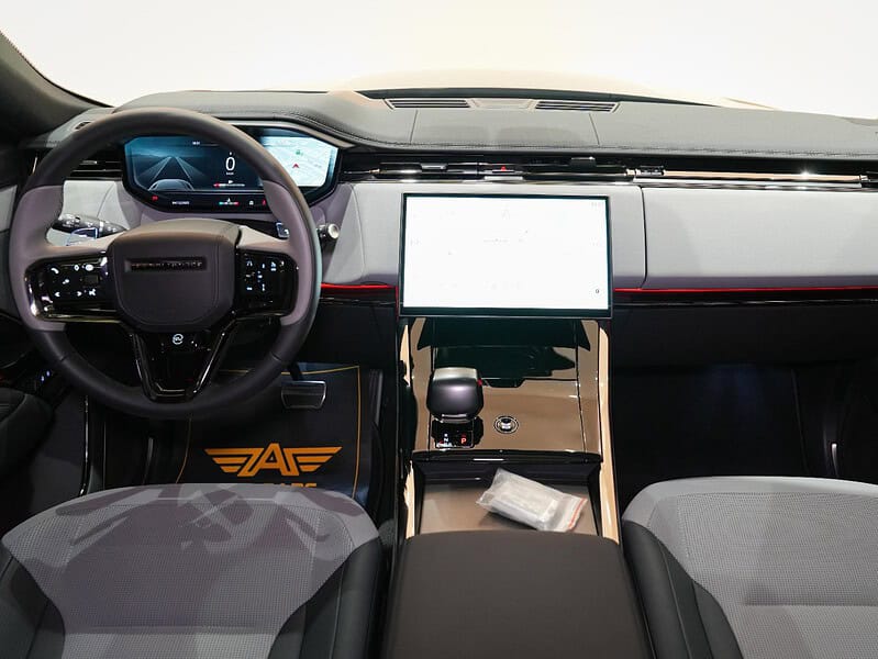 2024 Land Rover Range Rover Sport SV Edition One 4.4L Twin-Turbo V8 Gold White