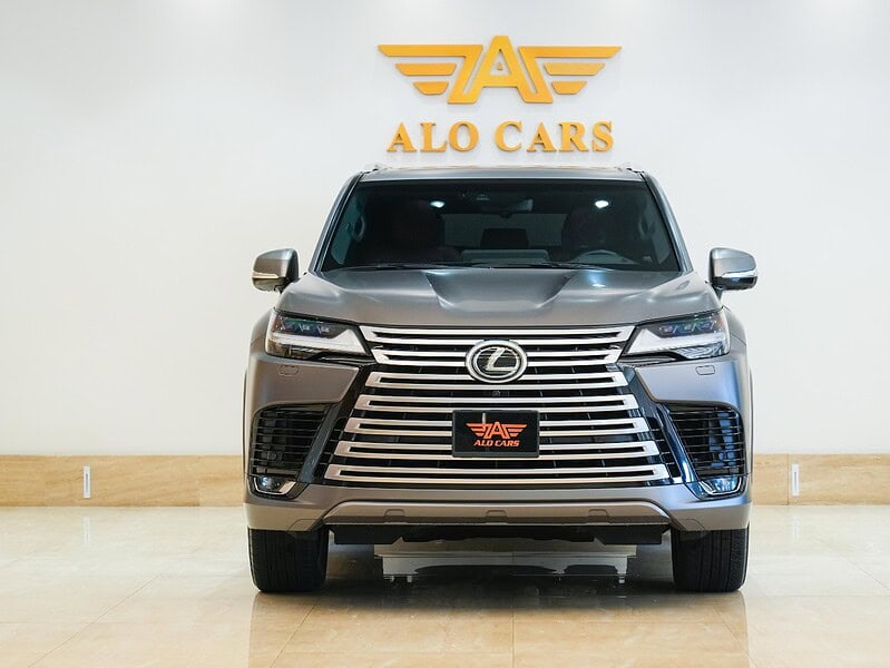 2023 Lexus Lx 600 Signature 3.5L twin-turbo V6 Engine Grey Red SUV