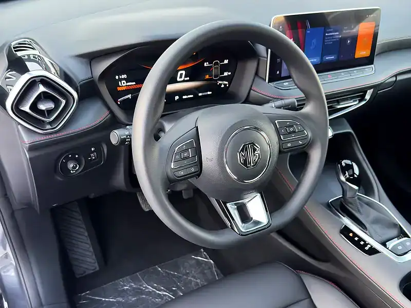 2025 MG5 GLOBAL LUXURY EDITION 1.5L A/T PTR 4 Cylinders White Black Sedan